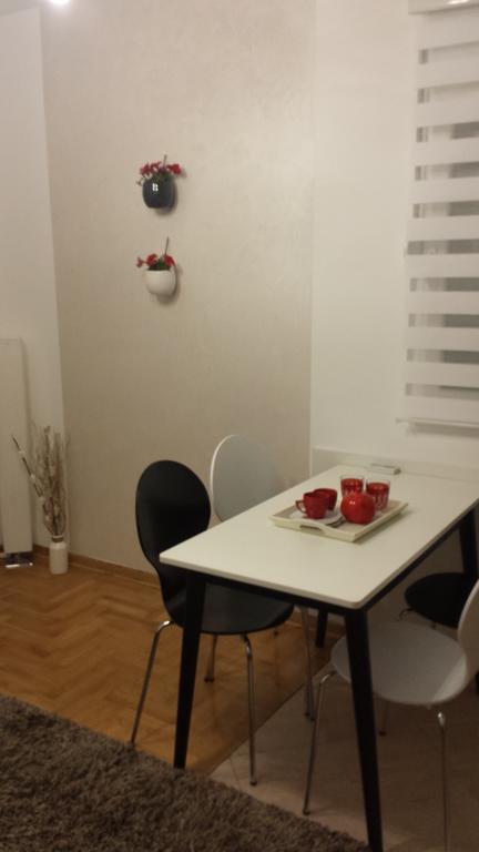 Apartment Fini Tivat Buitenkant foto