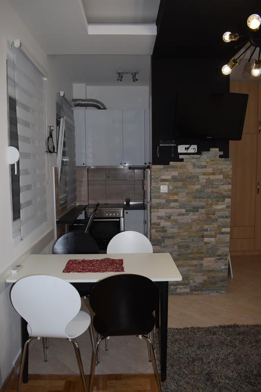 Apartment Fini Tivat Buitenkant foto