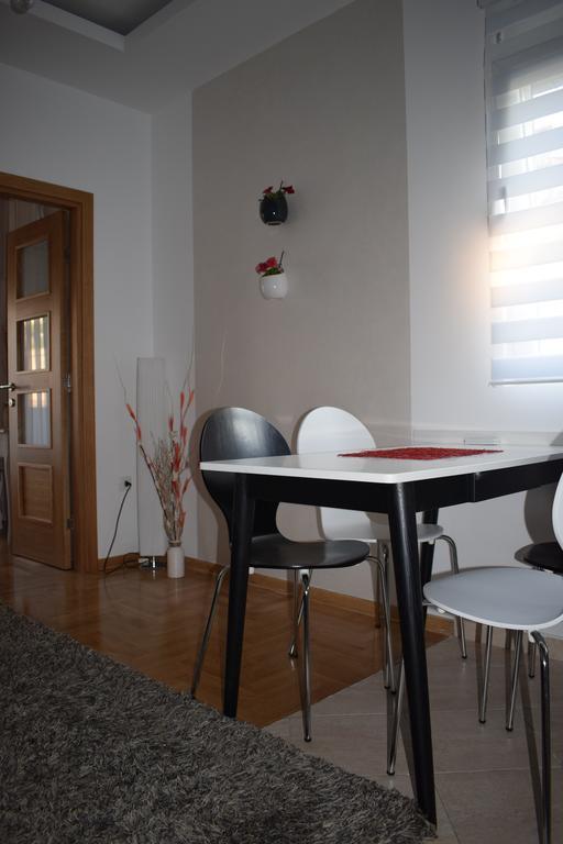 Apartment Fini Tivat Buitenkant foto