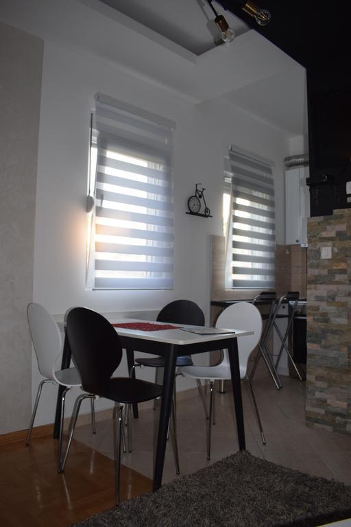 Apartment Fini Tivat Buitenkant foto