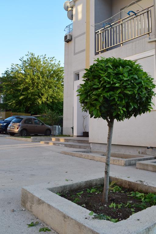Apartment Fini Tivat Buitenkant foto