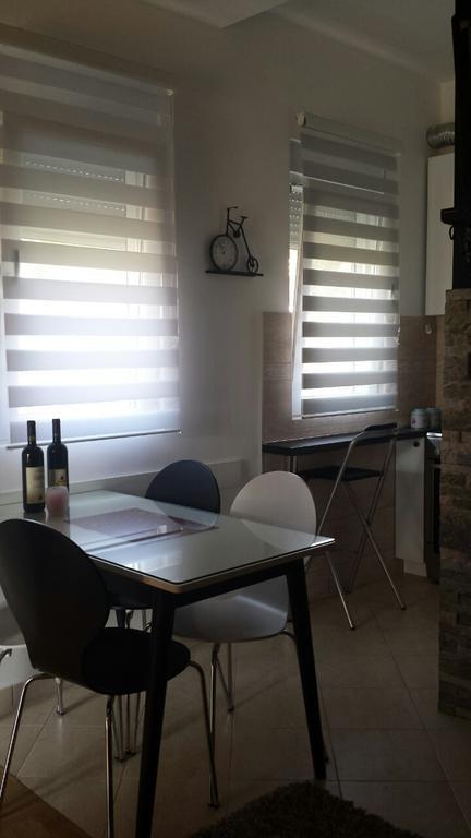 Apartment Fini Tivat Buitenkant foto